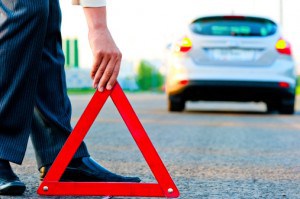 How to Stay Safe in a Roadside Emergency with a Disabled Vehicle
